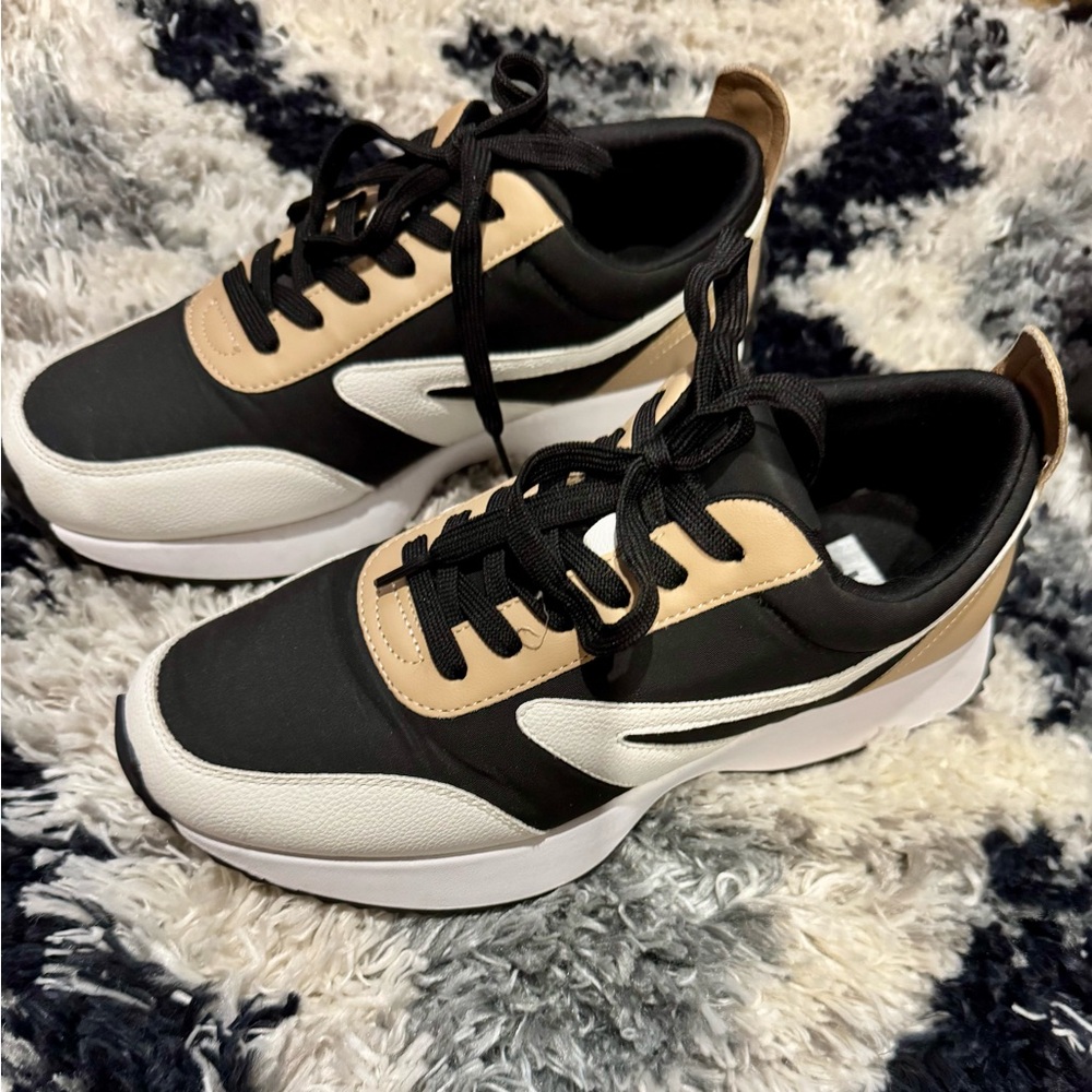 Dolce Vita Black and Tan Sneakers